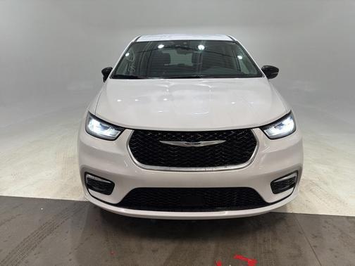 2024 Chrysler Pacifica Touring-L
