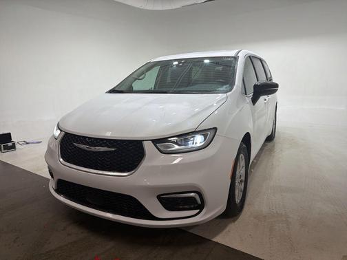 2024 Chrysler Pacifica Touring-L