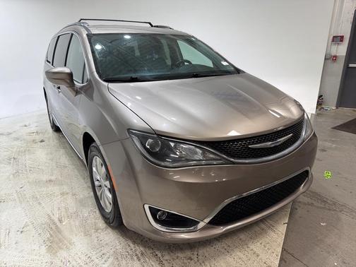 2018 Chrysler Pacifica Touring-L
