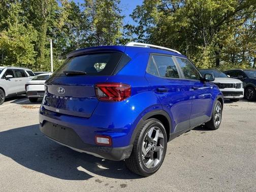 2024 Hyundai VENUE SEL