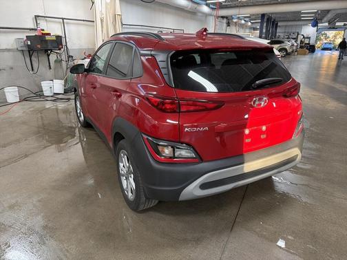 2022 Hyundai KONA SEL