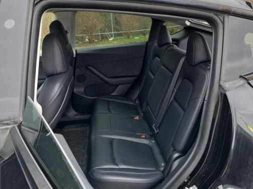 Black 2021 Tesla Model Y Long Range