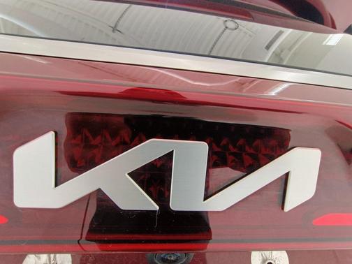 2024 Kia Carnival SX