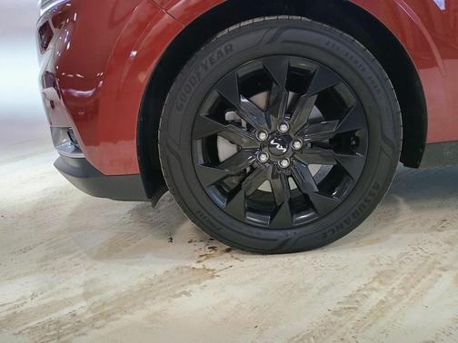 2024 Kia Carnival SX