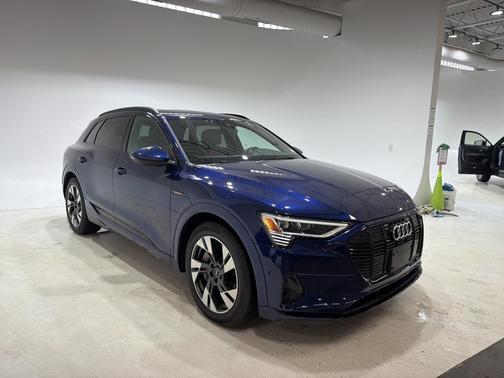 2022 Audi e-tron Premium
