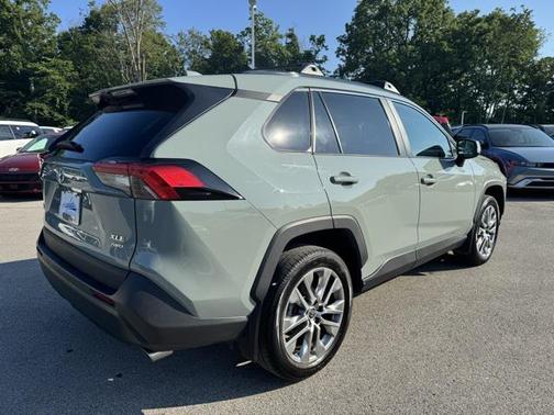 2023 Toyota RAV4 XLE Premium