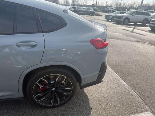 2025 BMW X4 M40i