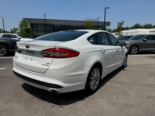 2017 Ford Fusion Hybrid SE