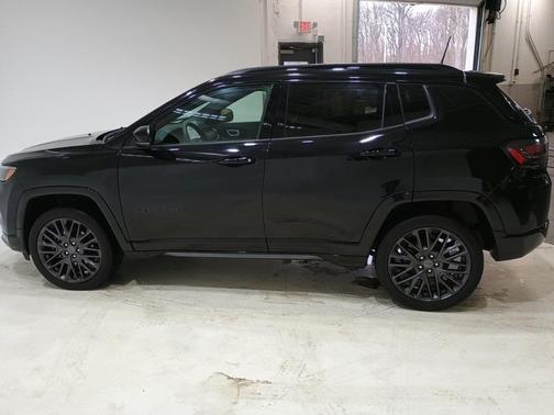 2023 Jeep Compass Altitude