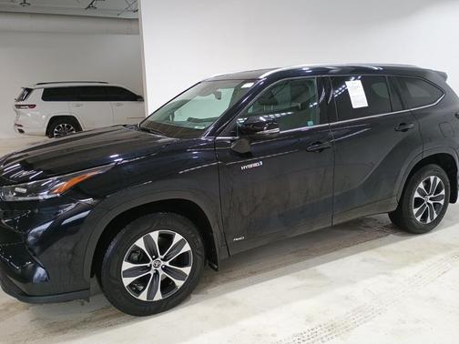 2021 Toyota Highlander Hybrid XLE