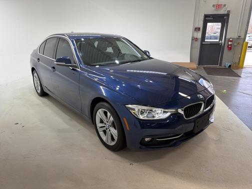2018 BMW 330 i xDrive