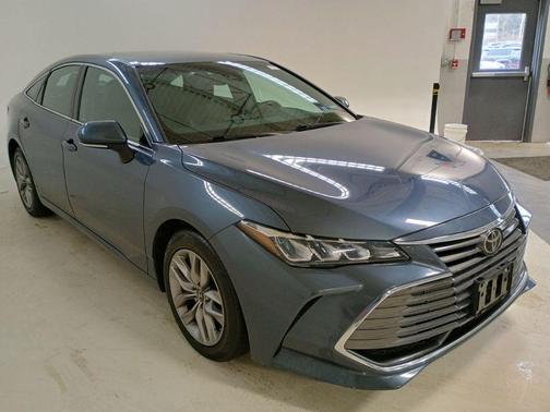 2019 Toyota Avalon XLE