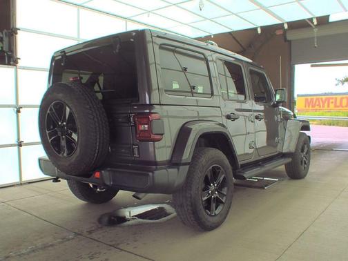 2022 Jeep Wrangler Unlimited Sahara Altitude