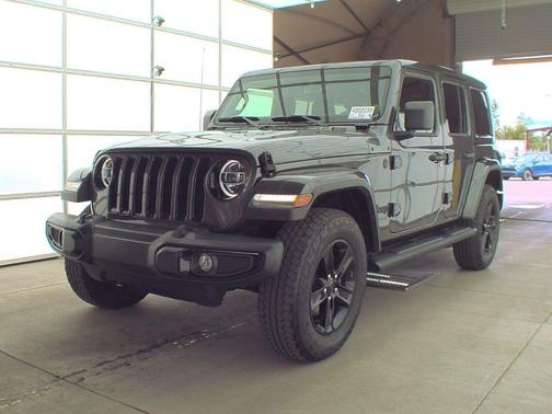 2022 Jeep Wrangler Unlimited Sahara Altitude