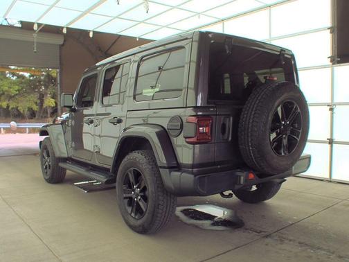 2022 Jeep Wrangler Unlimited Sahara Altitude