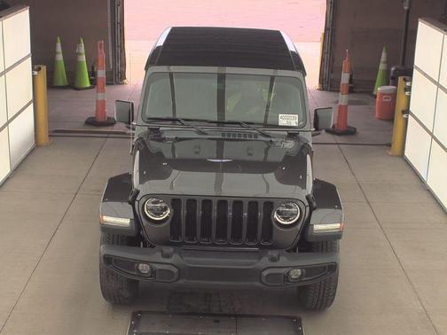 2022 Jeep Wrangler Unlimited Sahara Altitude