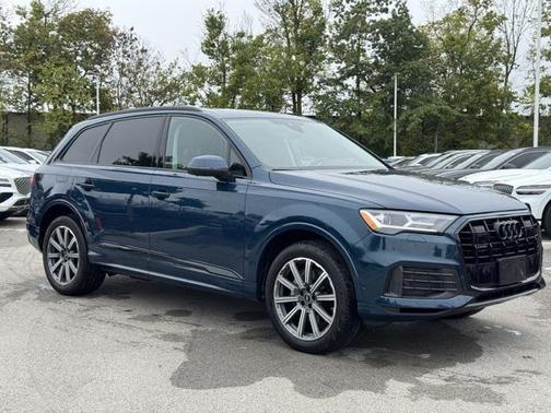 2022 Audi Q7 45 Premium Plus