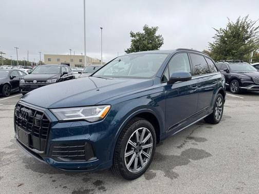 2022 Audi Q7 45 Premium Plus
