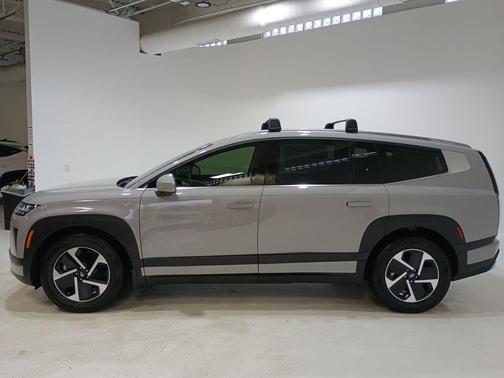 Cyber Gray 2026 Hyundai IONIQ 9 SE