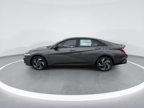 2025 Hyundai ELANTRA HEV SEL Sport