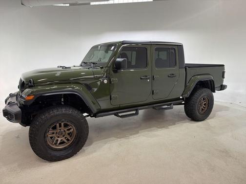 Sarge Green Clearcoat 2022 Jeep Gladiator Overland