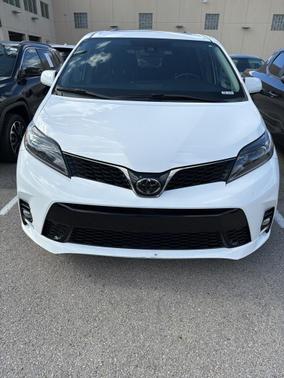 2020 Toyota Sienna SE