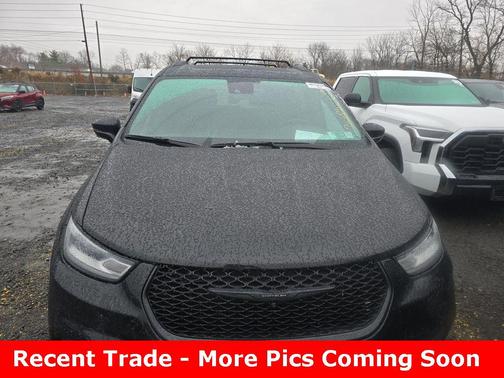 2022 Chrysler Pacifica Touring-L