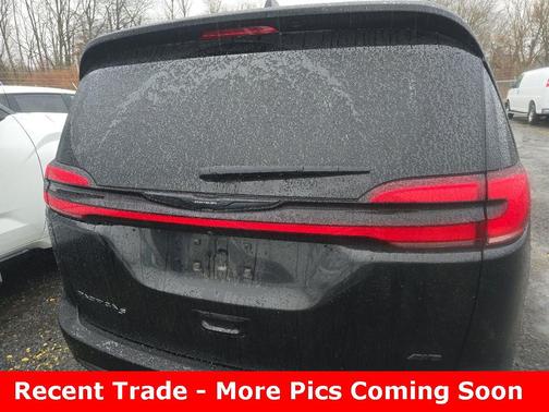 2022 Chrysler Pacifica Touring-L