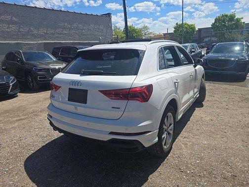 Ibis White 2022 Audi Q3 45 S line Premium