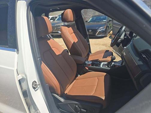 Ibis White 2022 Audi Q3 45 S line Premium