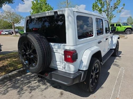 Bright White Clearcoat 2023 Jeep Wrangler 4xe Sahara