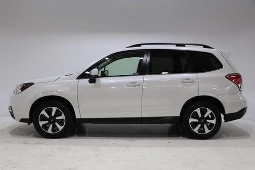 Crystal White Pearl 2017 Subaru Forester 2.5i Limited