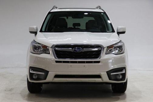 Crystal White Pearl 2017 Subaru Forester 2.5i Limited