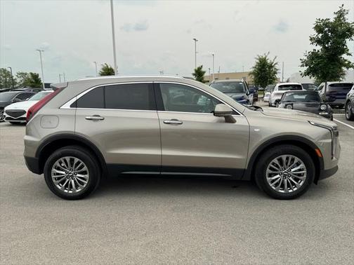 2024 Cadillac XT4 Premium Luxury