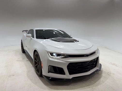 Summit White 2018 Chevrolet Camaro ZL1