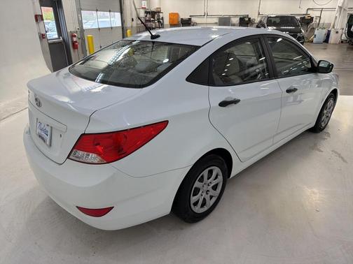 2012 Hyundai Accent GLS