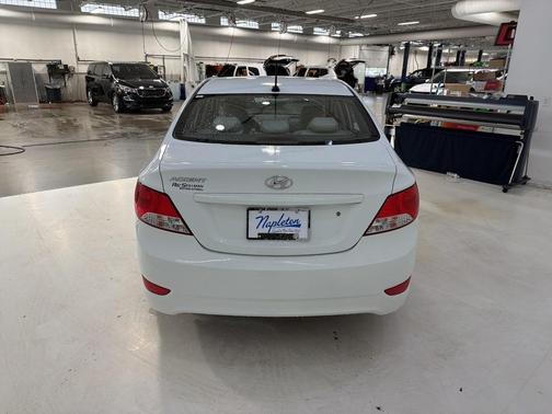 2012 Hyundai Accent GLS