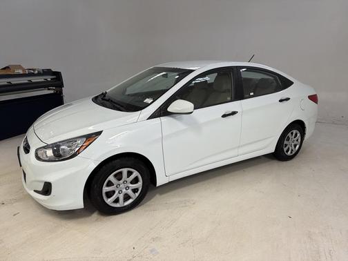 2012 Hyundai Accent GLS