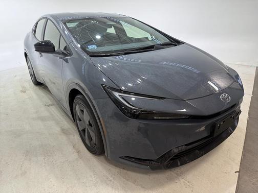 2025 Toyota Prius LE