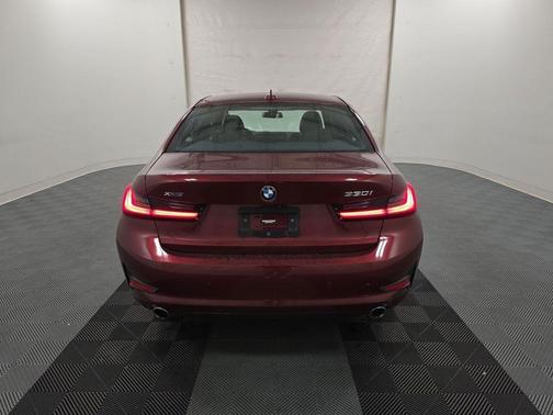 Aventurin Red Metallic 2022 BMW 330 i xDrive
