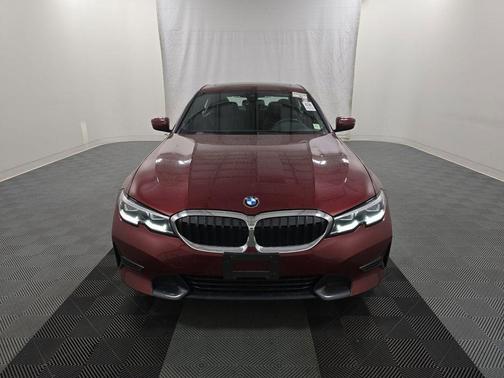 Aventurin Red Metallic 2022 BMW 330 i xDrive