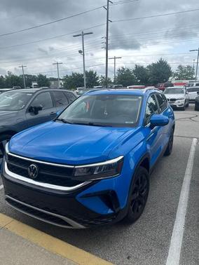 Cornflower Blue 2023 Volkswagen Taos 1.5T SE
