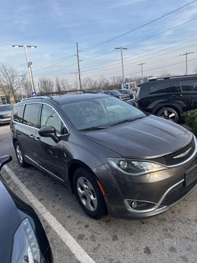 2017 Chrysler Pacifica Touring-L Plus
