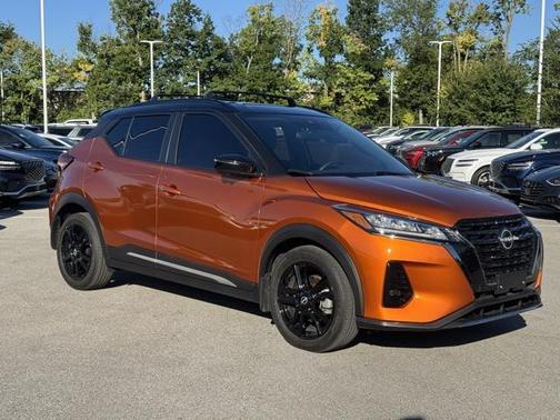2022 Nissan Kicks SR