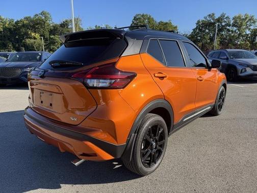 2022 Nissan Kicks SR