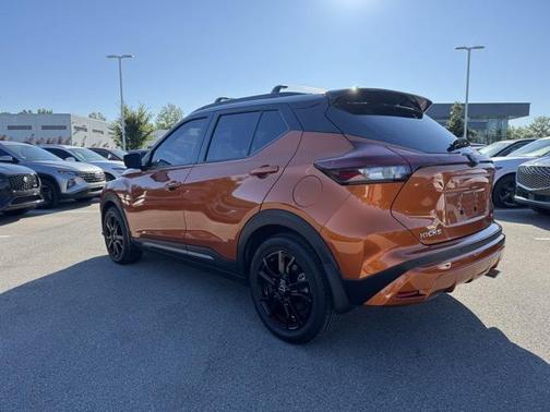 2022 Nissan Kicks SR