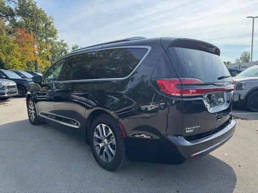 2022 Chrysler Pacifica Hybrid Pinnacle