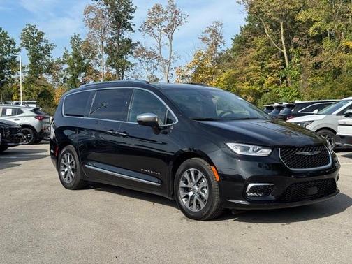 2022 Chrysler Pacifica Hybrid Pinnacle