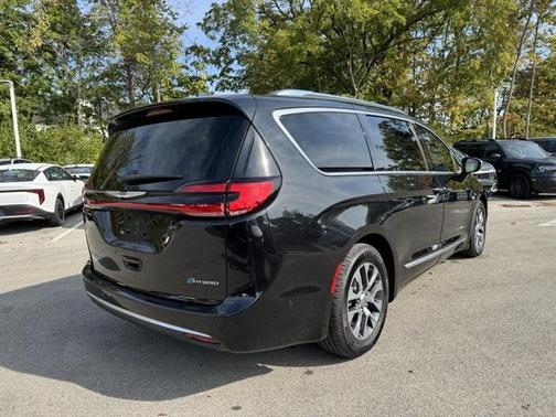 2022 Chrysler Pacifica Hybrid Pinnacle
