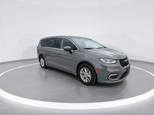 2023 Chrysler Pacifica Touring-L